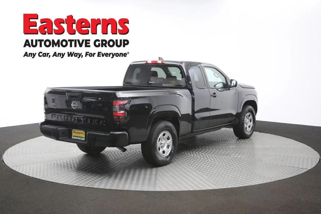 Used 2022 Black Nissan S image 38
