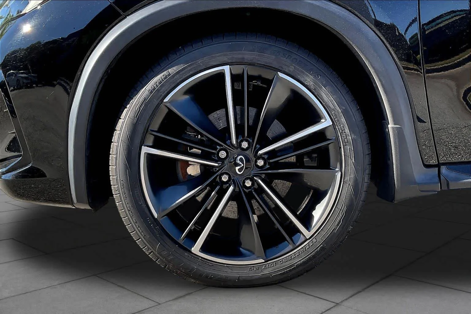 Used 2022 Black Obsidian INFINITI LUXE image 11