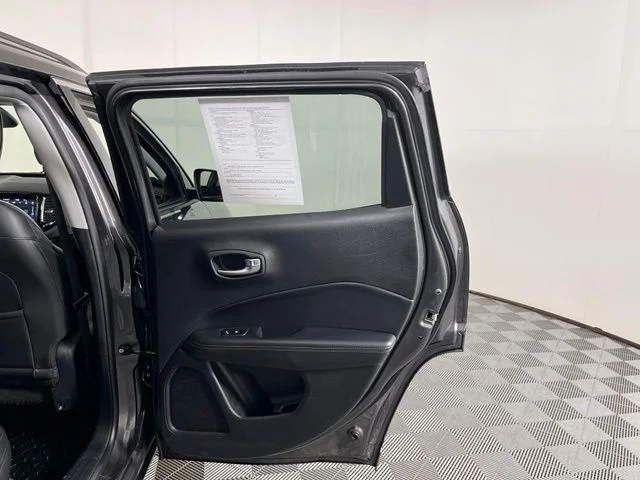 Used 2018 Gray Jeep Limited image 38