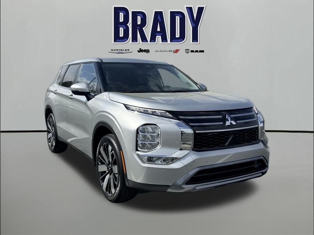 2025 Mitsubishi Outlander SE 2WD's photo