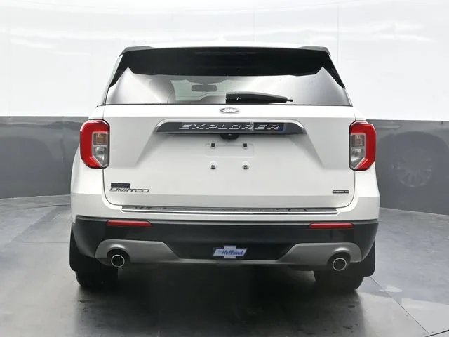 Used 2021 White Ford Limited image 2