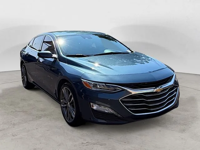 Used 2024 Blue Chevrolet LT image 3