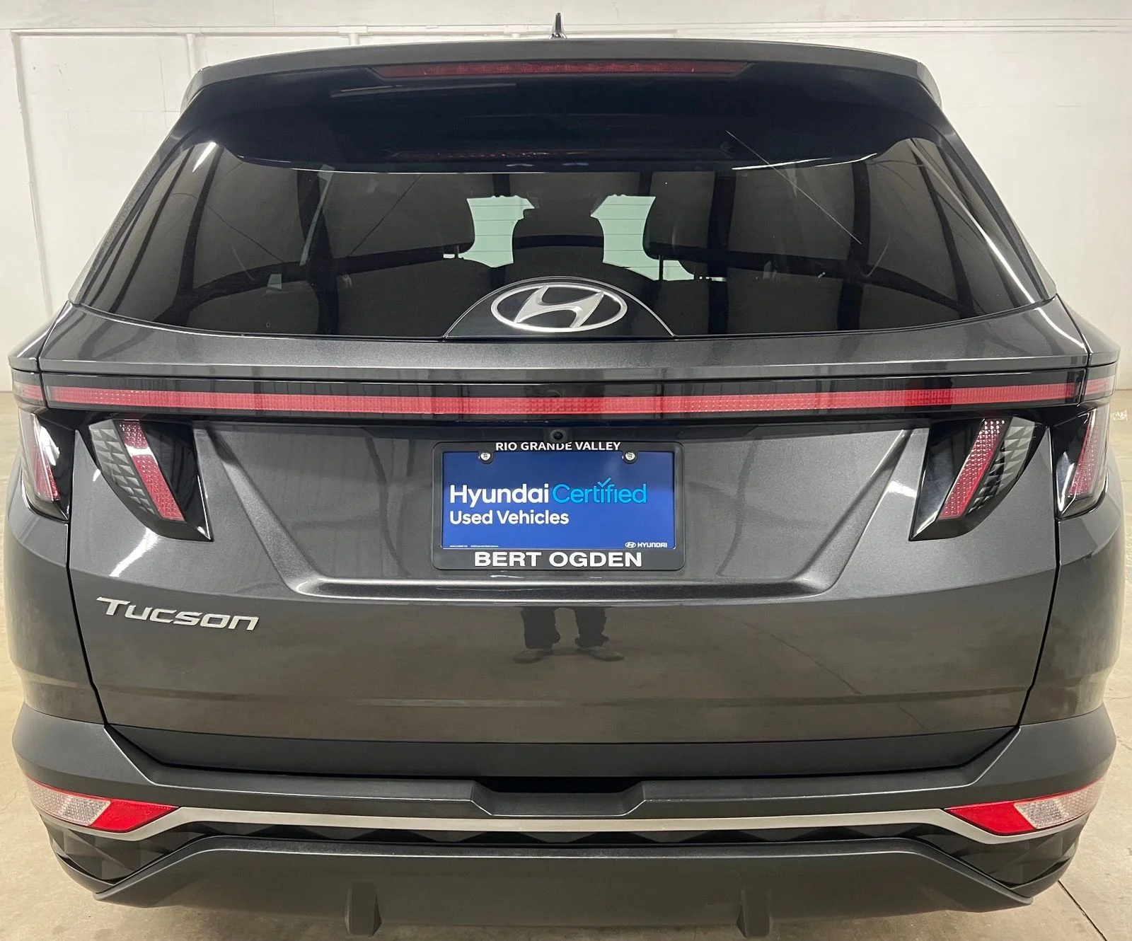Used 2023 Gray Hyundai SEL image 5