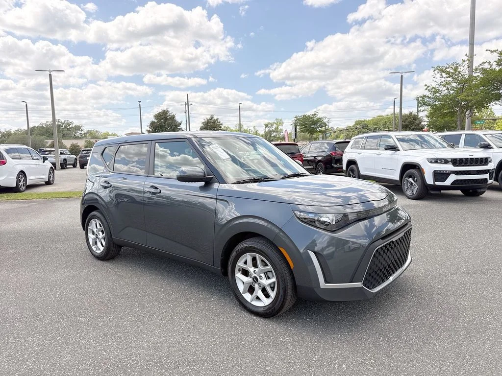2025 Kia Soul 2.0L LX IVT's photo