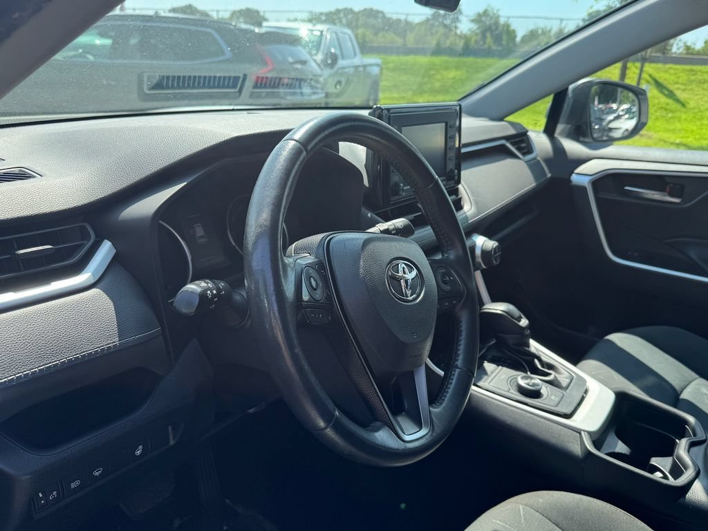 2021 Toyota RAV4 XLE - Photo 24