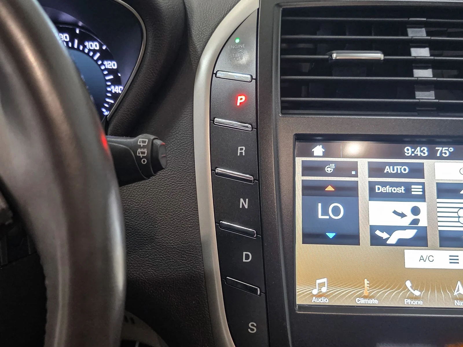 Used 2019 White Lincoln Select image 29