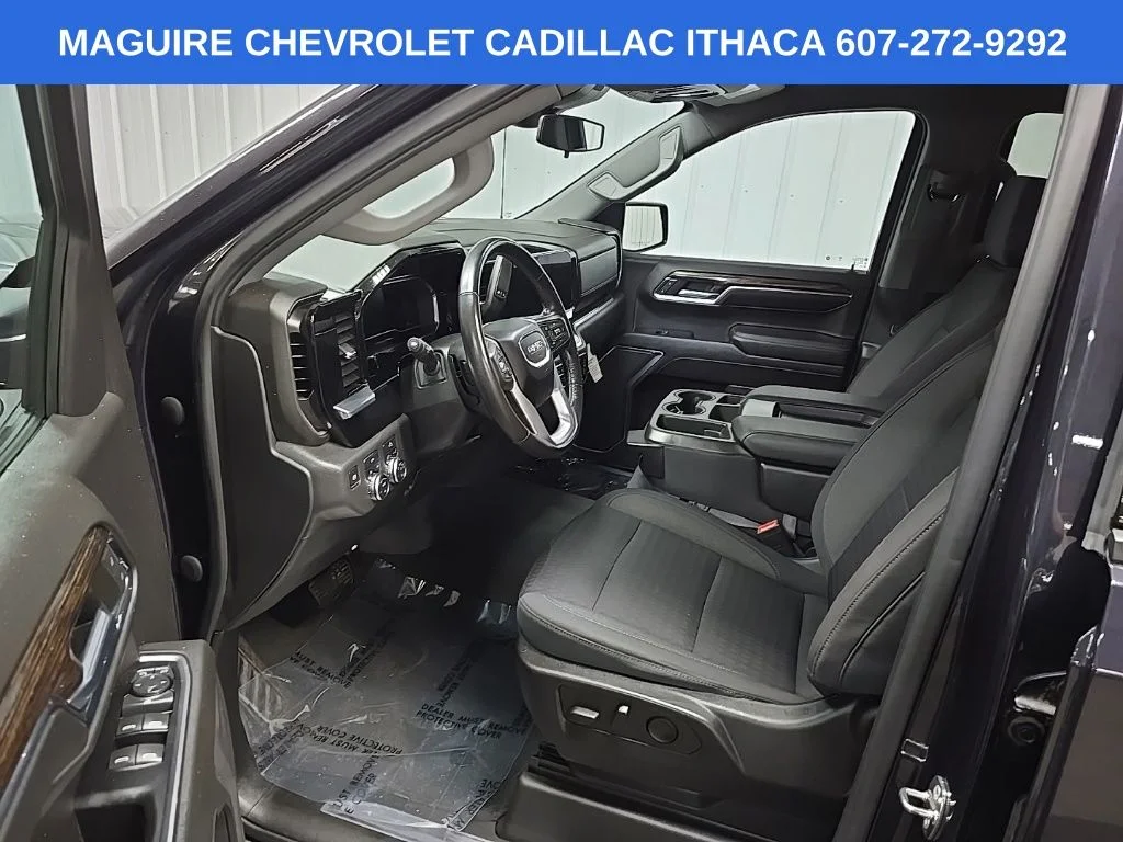 Used 2022 Silver GMC Elevation image 28