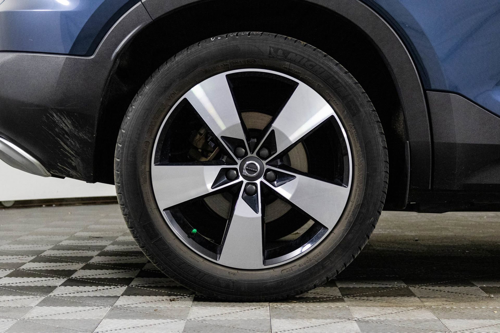 2021 VOLVO XC40 - Image 41