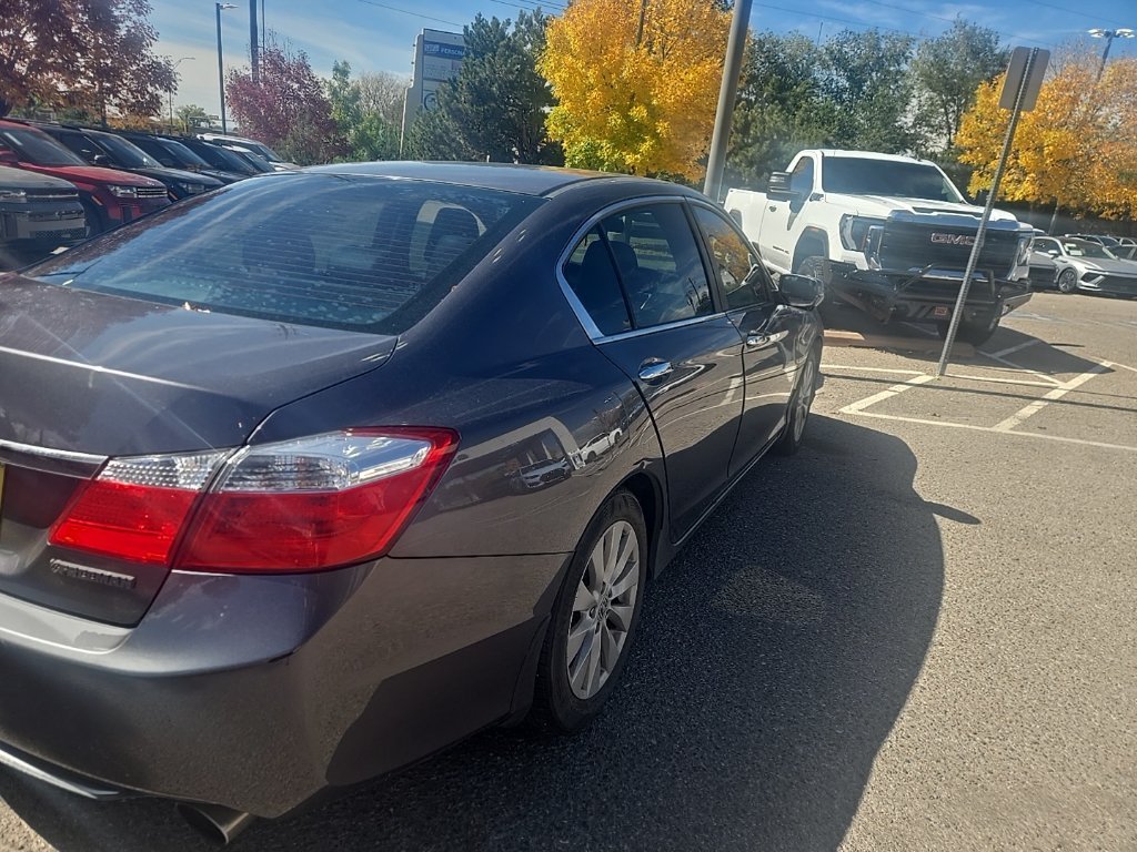 Used 2015  Honda EX image 3