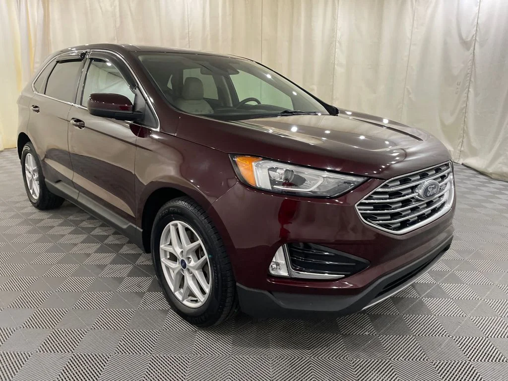 Used 2021 Burgundy Velvet Metallic Tinted Clearcoat Ford SEL image 3