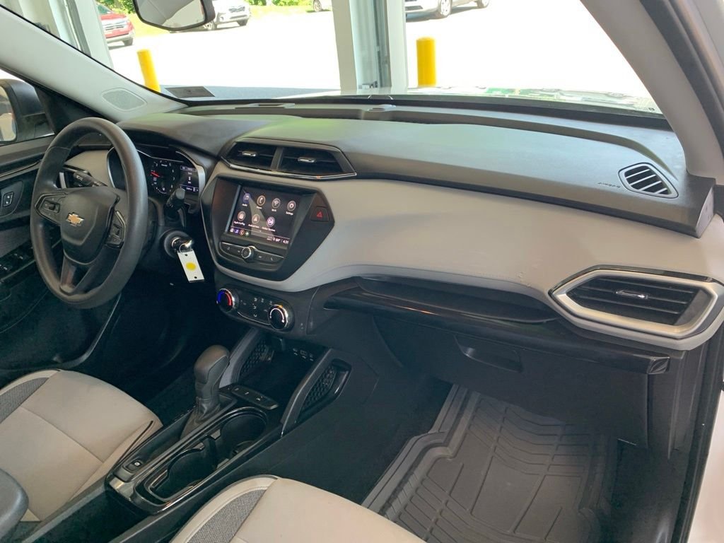 Used 2021 White Chevrolet LS image 20