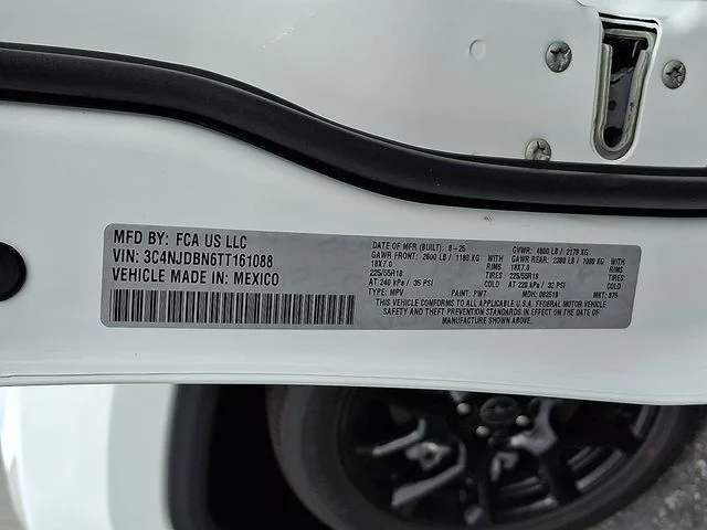 New 2026 White Jeep Latitude image 21