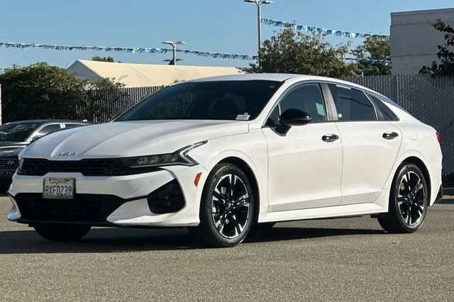 Used 2022 White Kia GT-Line image 8
