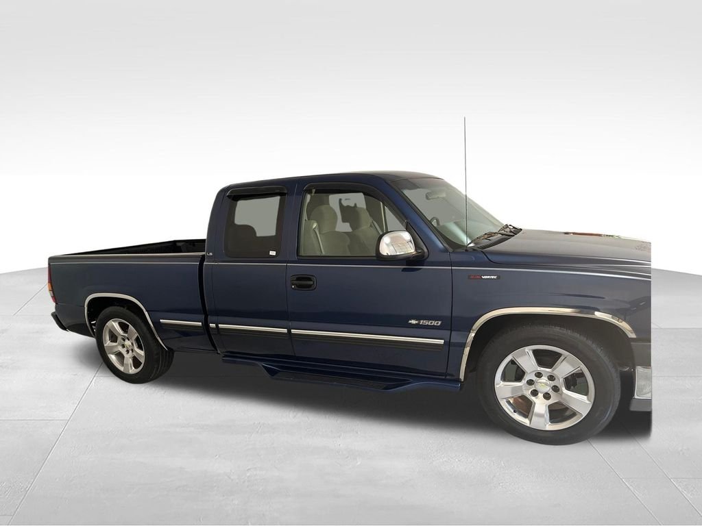 Used 2000 Dk. Chevrolet LS image 6