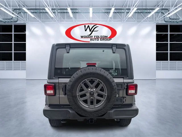 New 2026 Granite Crystal Metallic Clear-Coat Exterior Paint Jeep Sport image 4