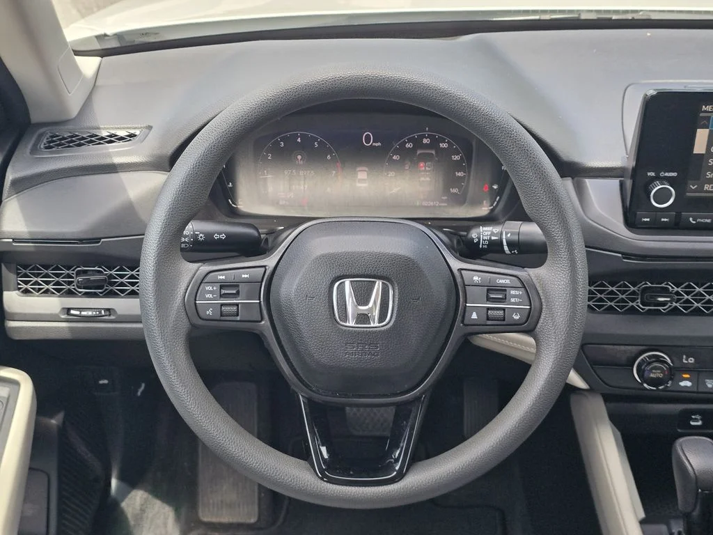 Used 2023 Platinum White Pearl Honda LX image 15