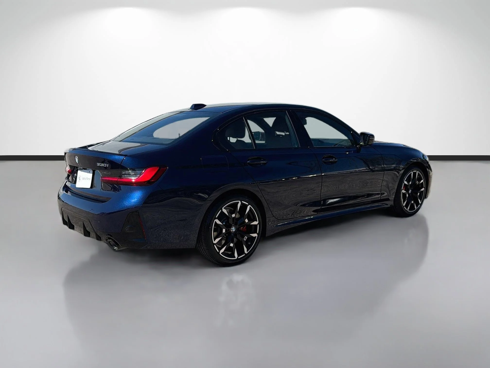 New 2026 Tanzanite Blue II Metallic BMW 330i NA image 3
