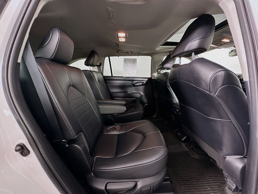 Used 2023 Pearl Toyota XLE image 29