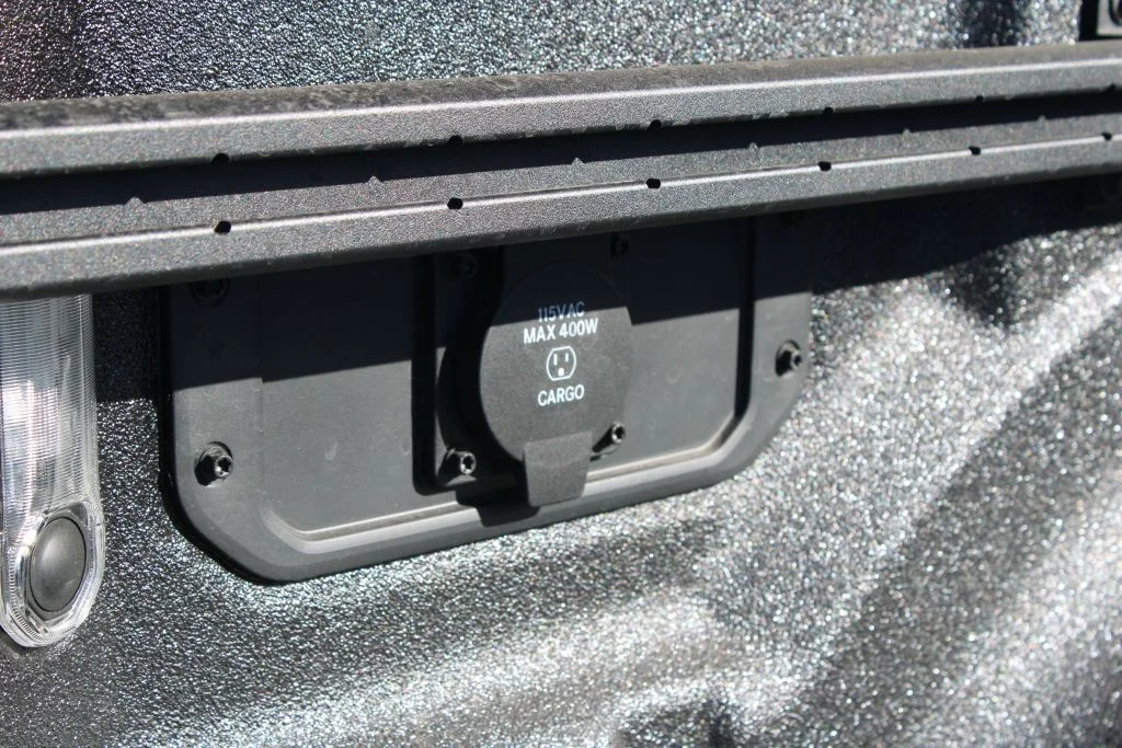 New 2026 Silver Zynith Exterior Paint Ram Laramie image 9