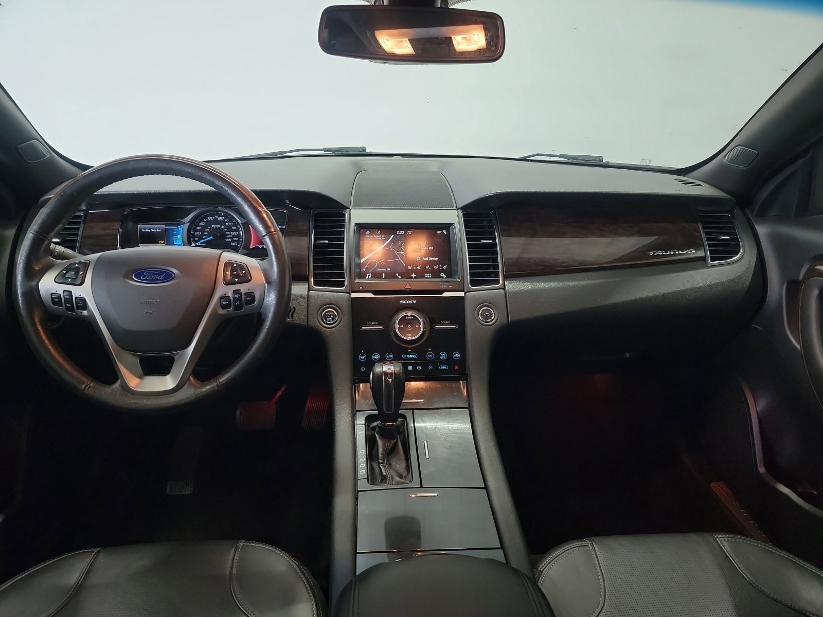 Used 2017 White Gold Metallic Ford Limited image 15
