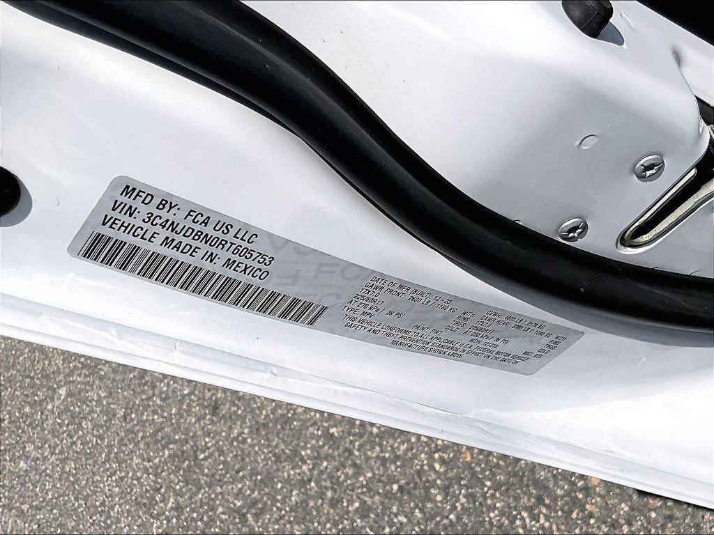 Used 2024 White Jeep Latitude image 35