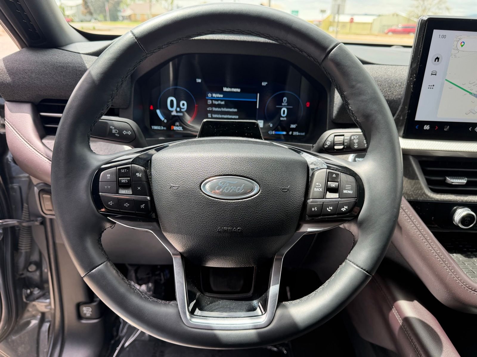 Used 2025 Gray Metallic Ford Platinum image 14