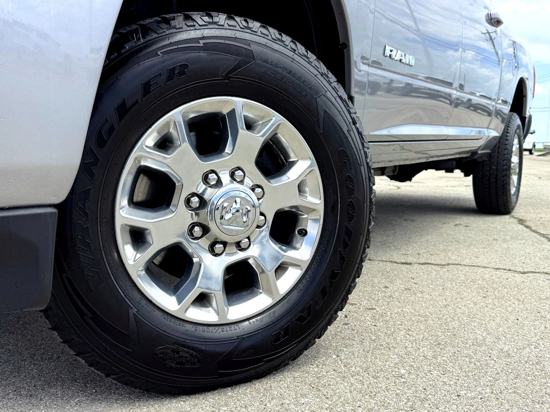 Used 2024  Ram Laramie image 2