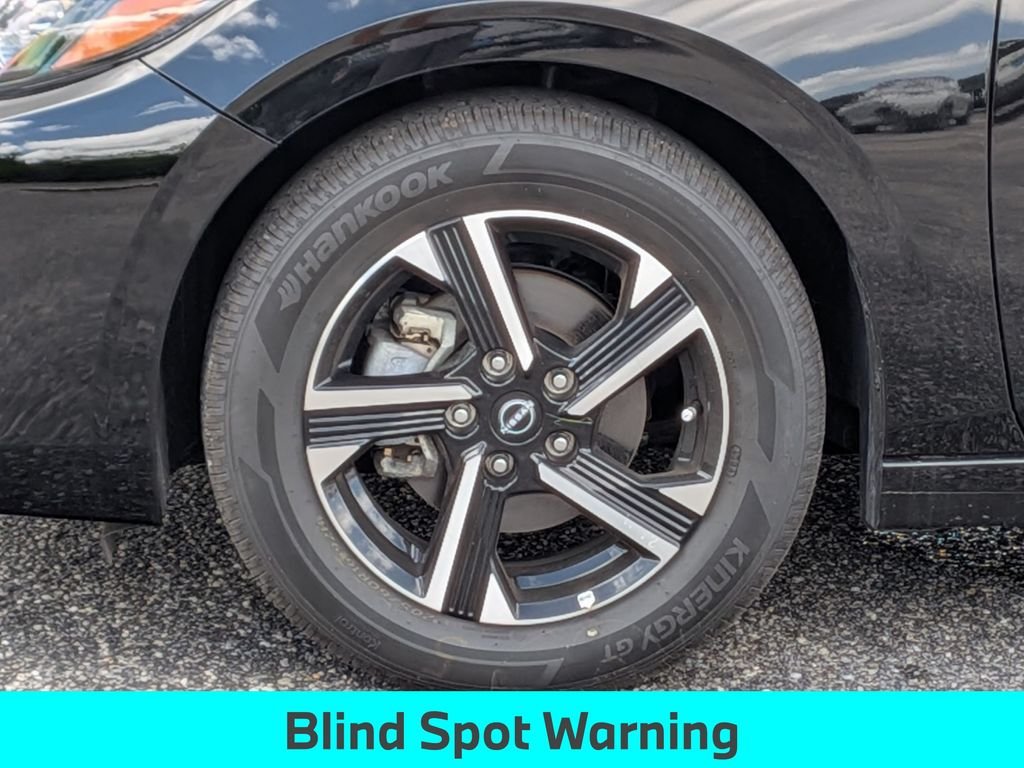 Used 2025 Super Black Nissan SV image 13