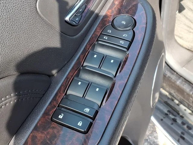 Used 2008 Black GMC Denali image 26