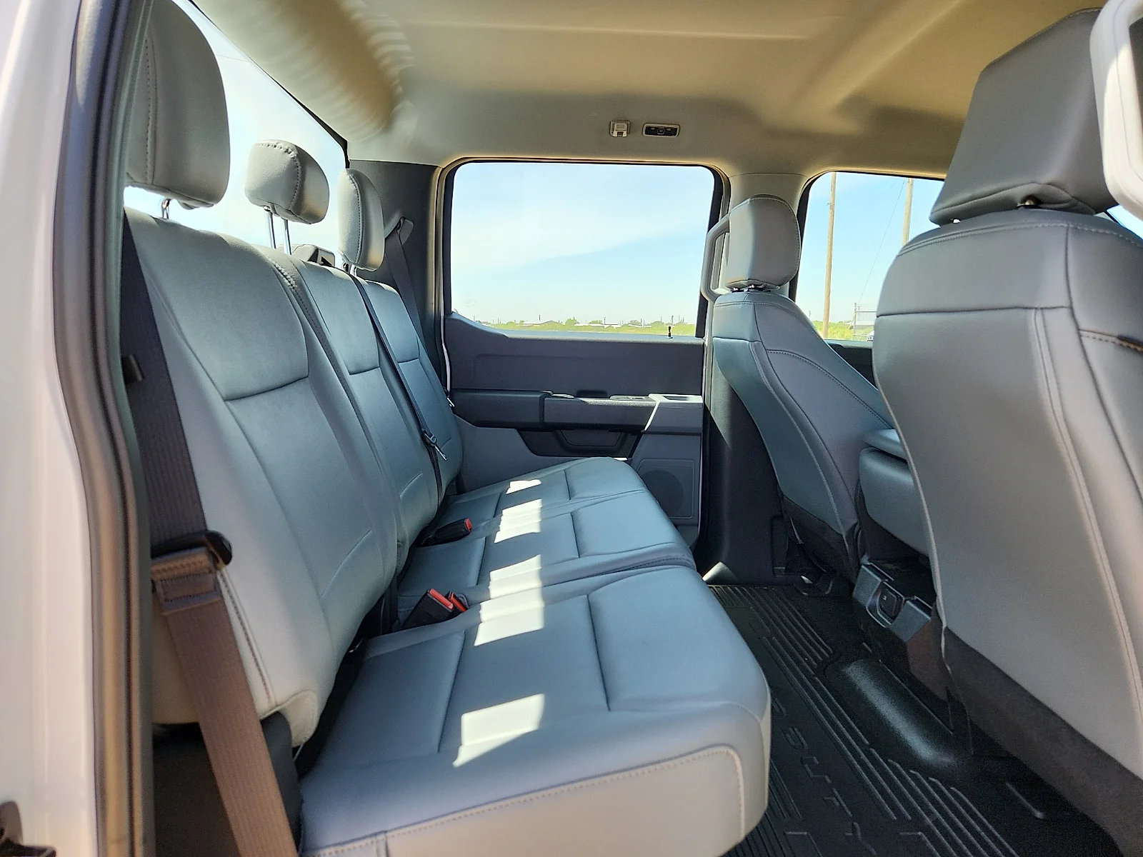 New 2026 Oxford White Ford F-450® XL image 19