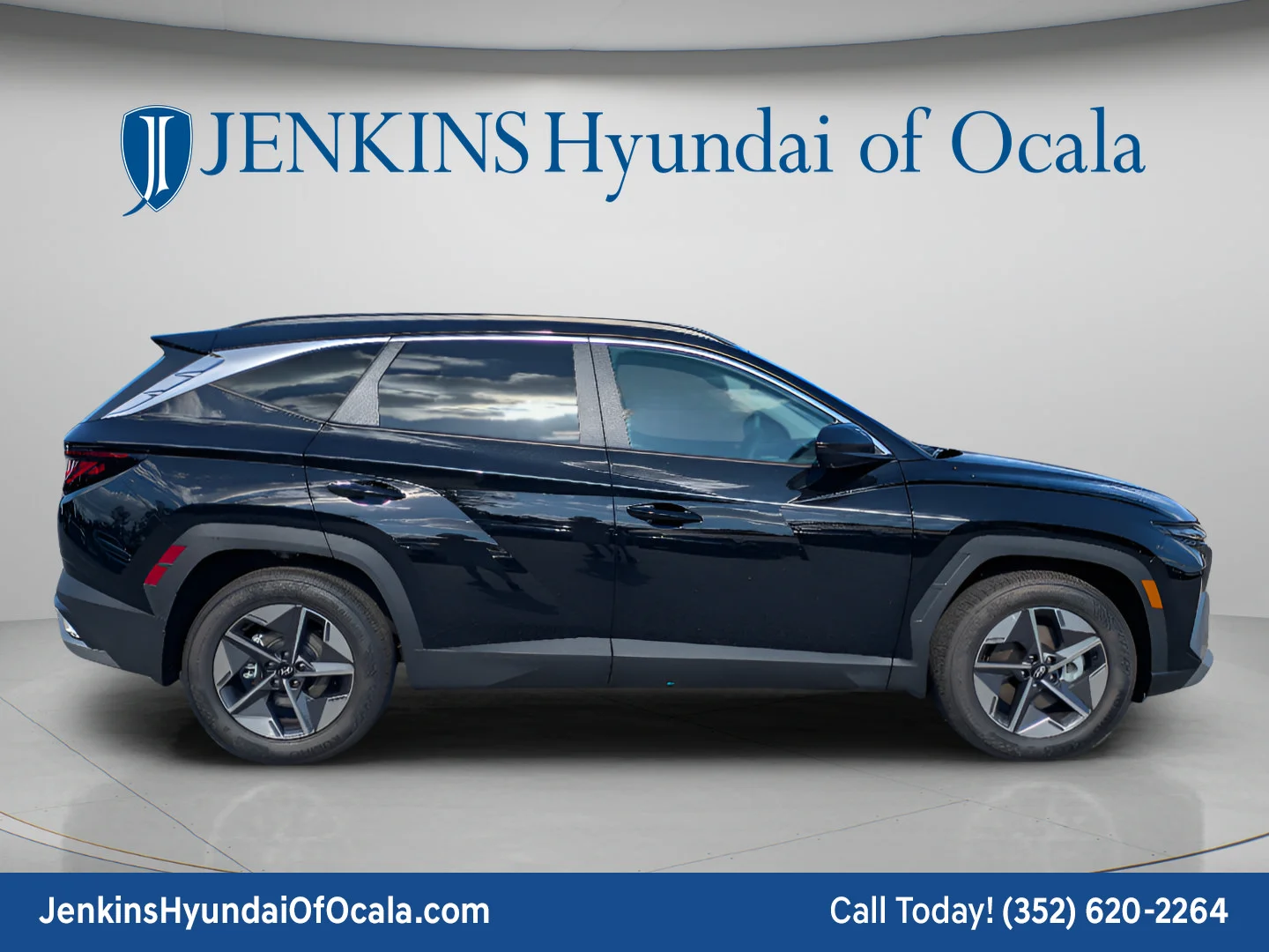 Used 2026 Phantom Black Hyundai SEL image 2