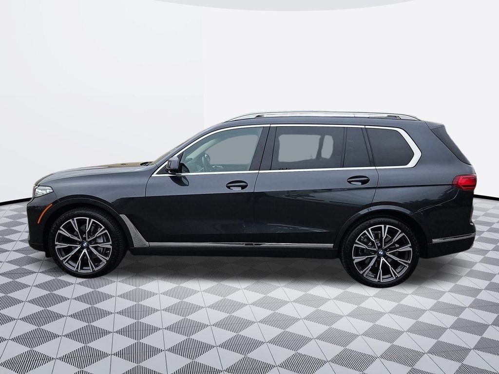 Used 2022 Dark Graphite Metallic BMW xDrive40i image 3