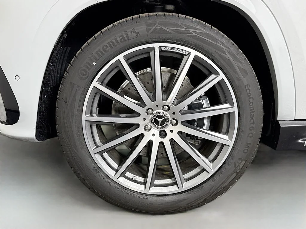 New 2026 White Mercedes-Benz GLS 580 image 34