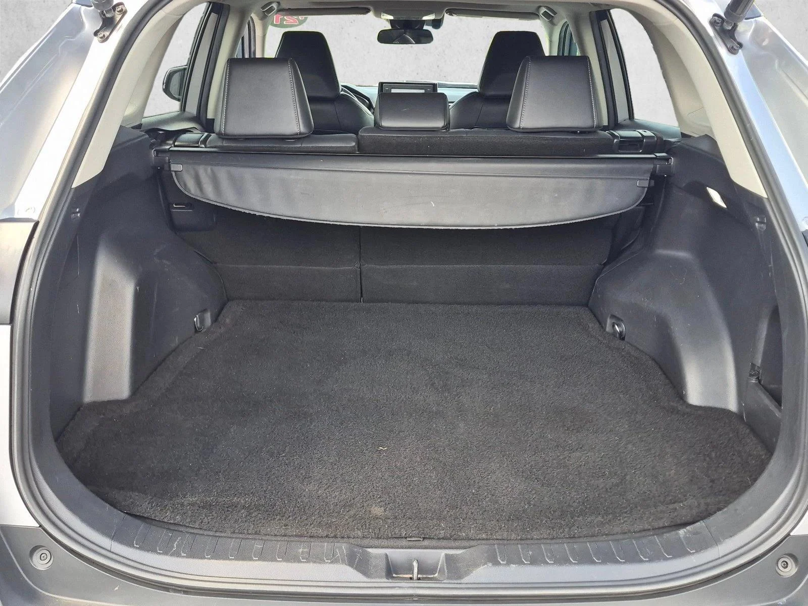 Used 2021 Silver Sky Metallic Toyota XLE Premium image 6