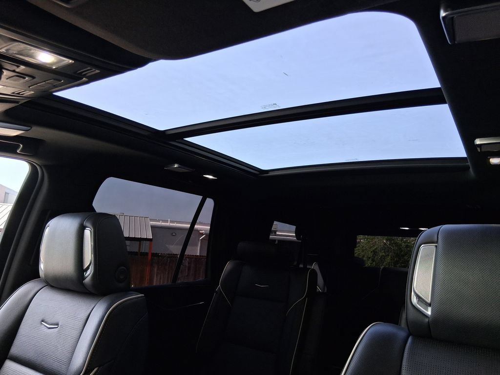 Used 2022 INFRARED TINTCOAT Cadillac Premium Luxury image 22
