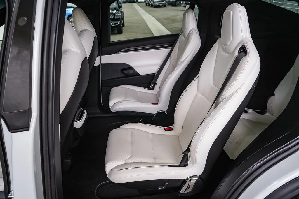 Used 2022 White Tesla Plaid image 17