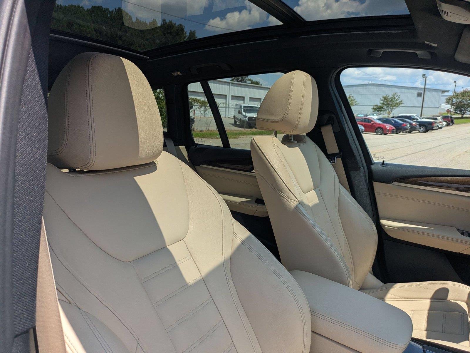 Used 2020 Alpine White BMW sDrive30i image 35