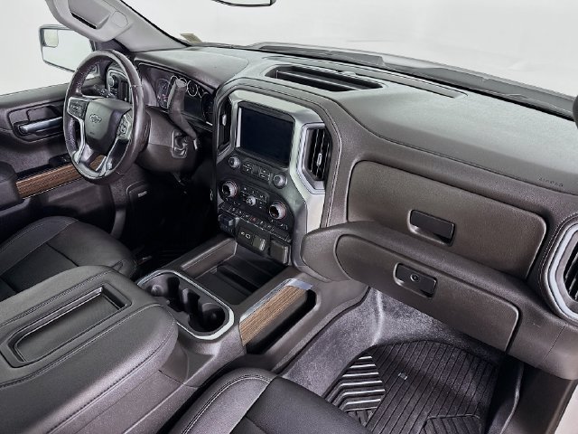 Used 2022 Iridescent Pearl Tricoat Chevrolet RST image 30