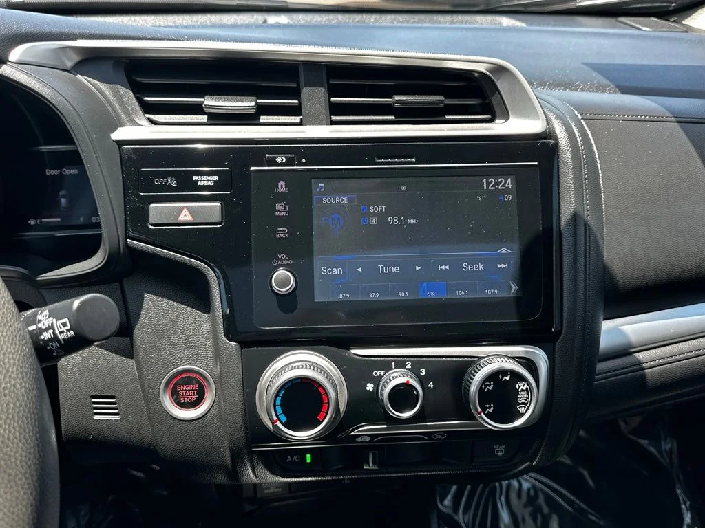 Used 2018 Silver Honda EX image 27
