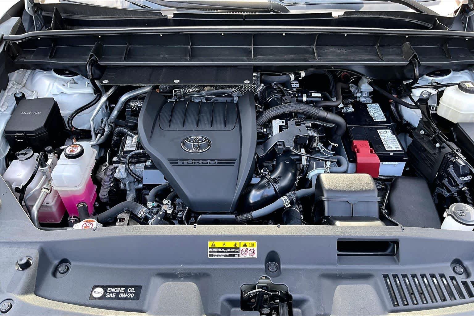 Used 2024 Wind Chill Pearl Toyota XLE image 32