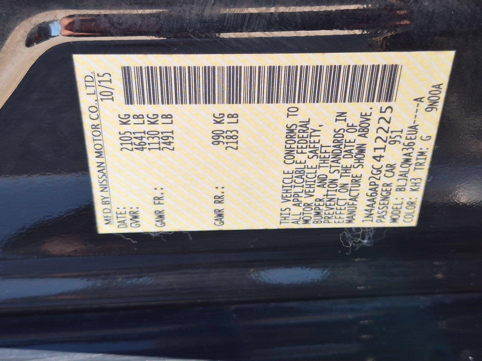Used 2016 Black Nissan 3.5 S image 36