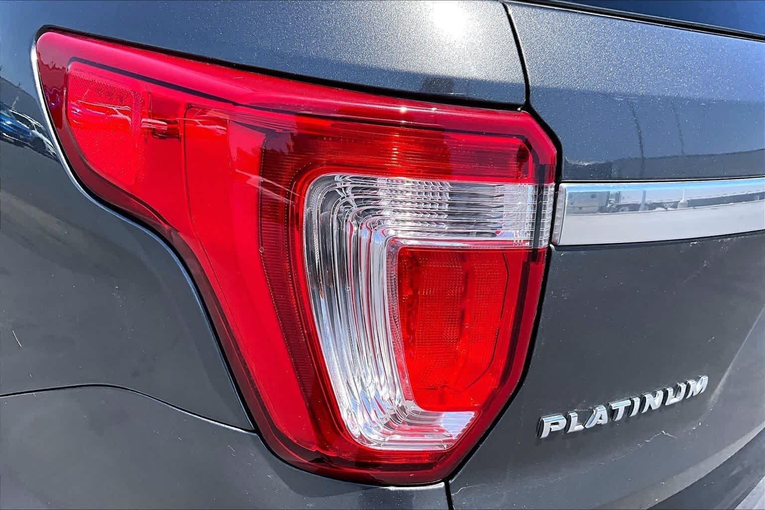 Used 2017 Magnetic Metallic Ford Platinum image 28
