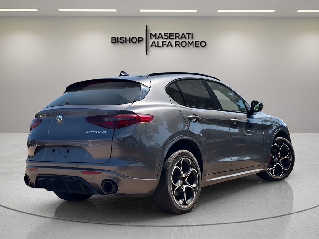 Used 2023 Gray Alfa Romeo Veloce image 4