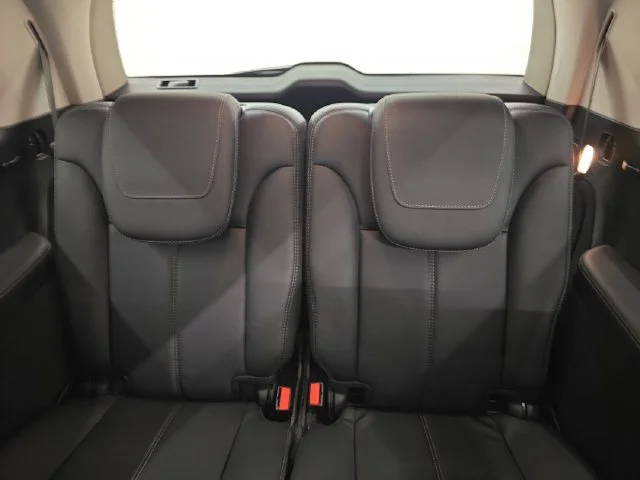 Used 2011 Arctic White Mercedes-Benz GL 450 image 19