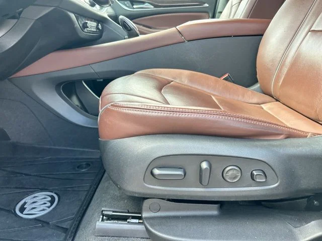 Used 2020 White Buick Avenir image 35
