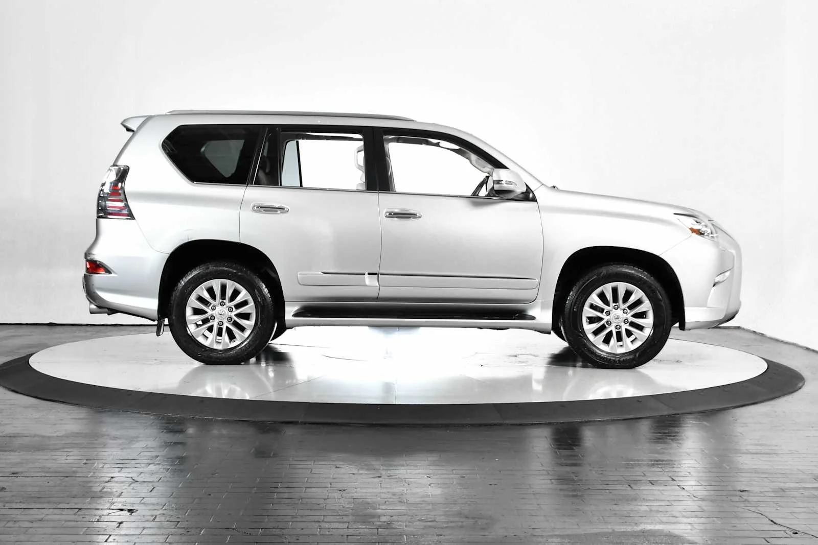 Used 2014 Tungsten Pearl Lexus  image 8