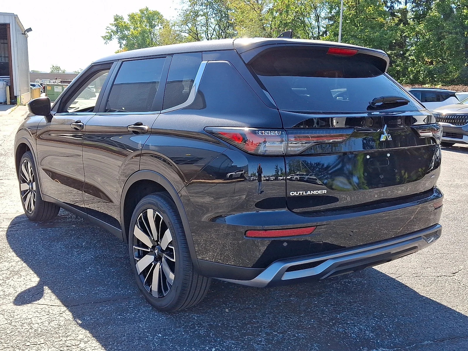New 2026 Black Mitsubishi SE image 6