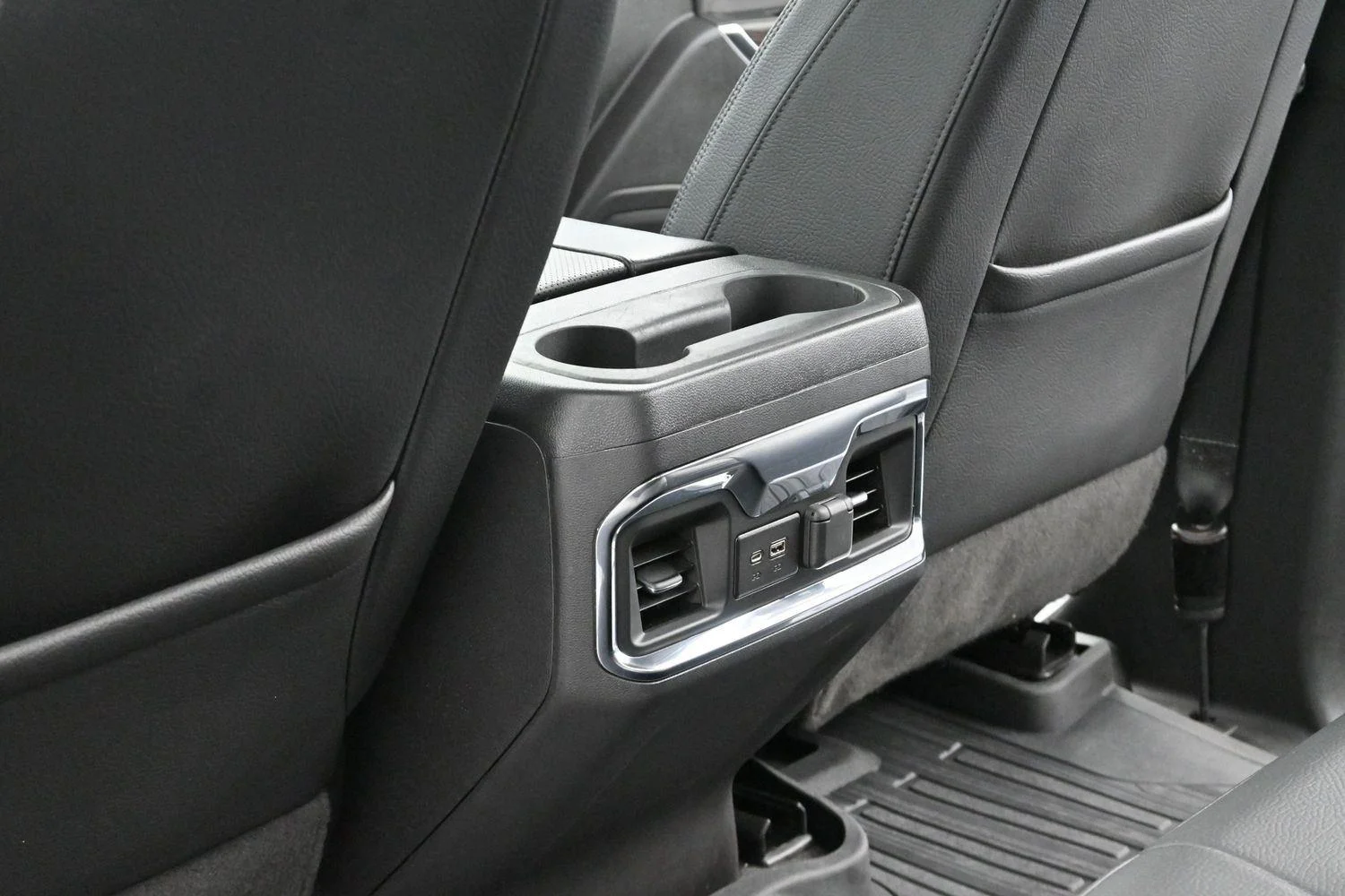 Used 2021 Onyx Black GMC Denali image 31