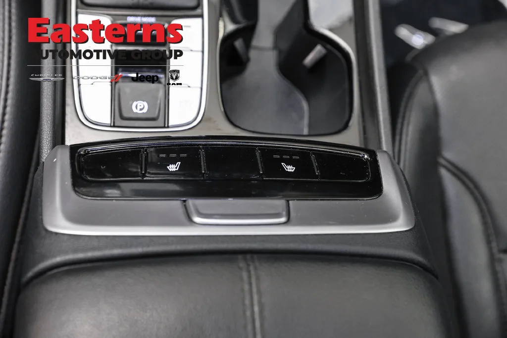 Used 2024 Gray Hyundai SEL image 22