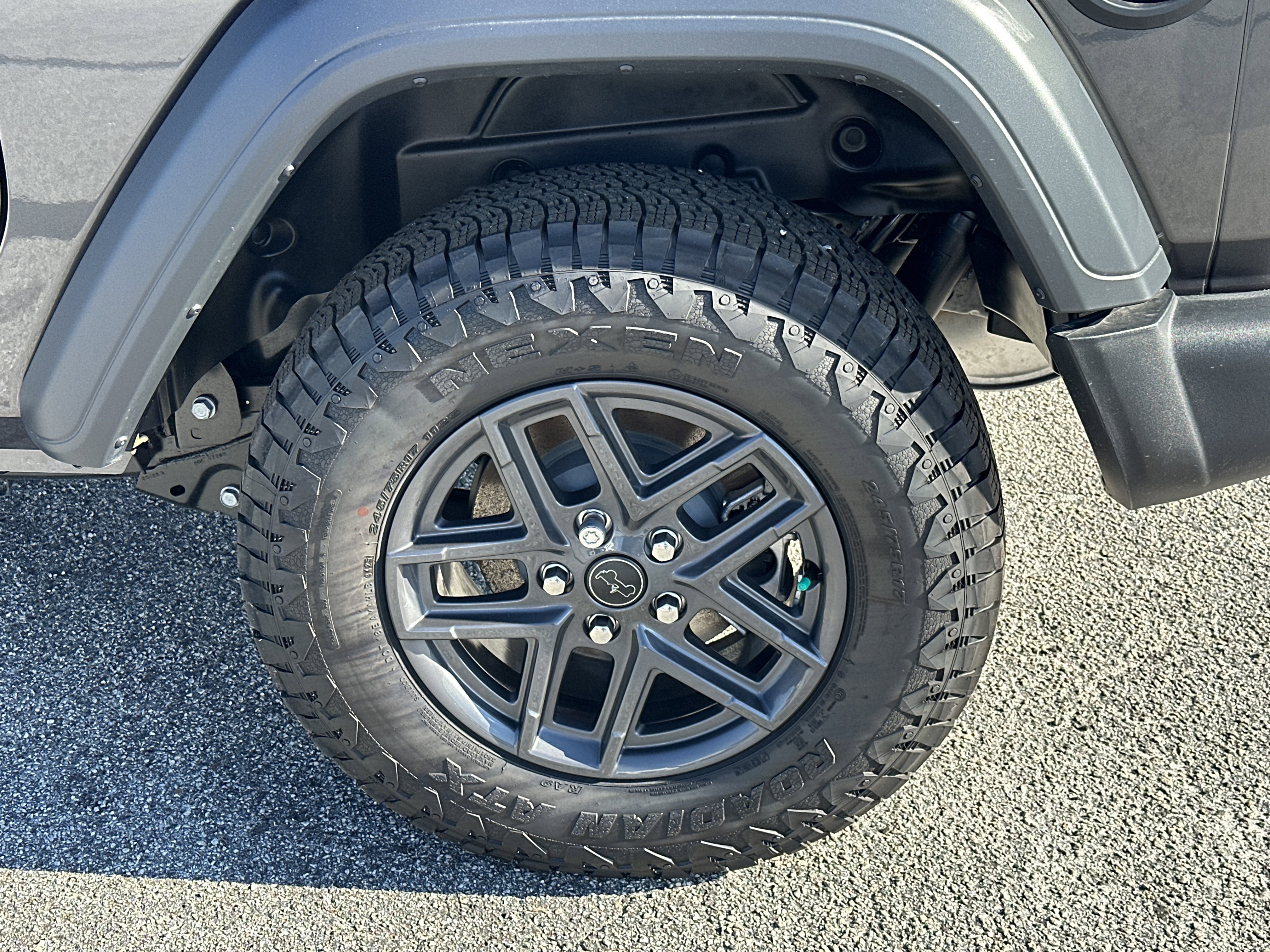 New 2026 Granite Crystal Metallic Clear-Coat Exterior Paint Jeep Sport S image 19